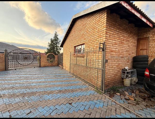 3 BEDROOM HOUSE FOR SALE IN GEELHOUTPARK